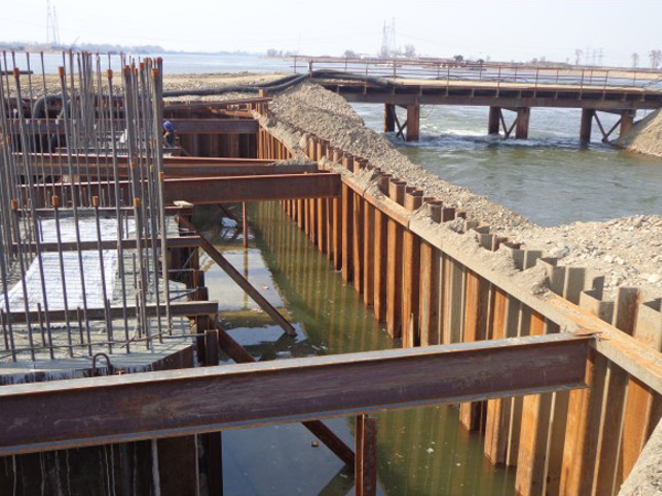 菲律宾河滩支护工程 12米 400x10